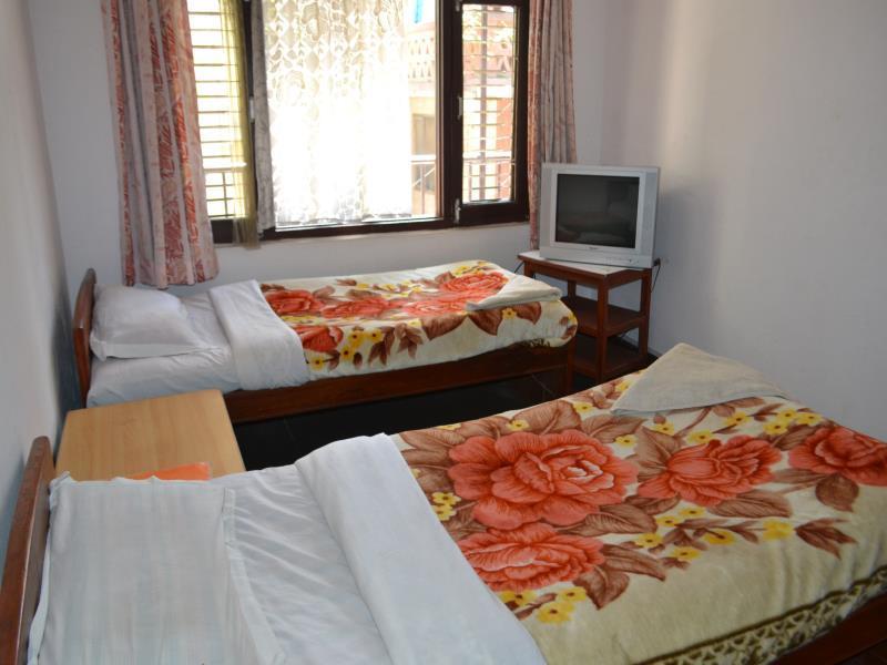 Golden Gate Hotel Pokhara Exterior foto